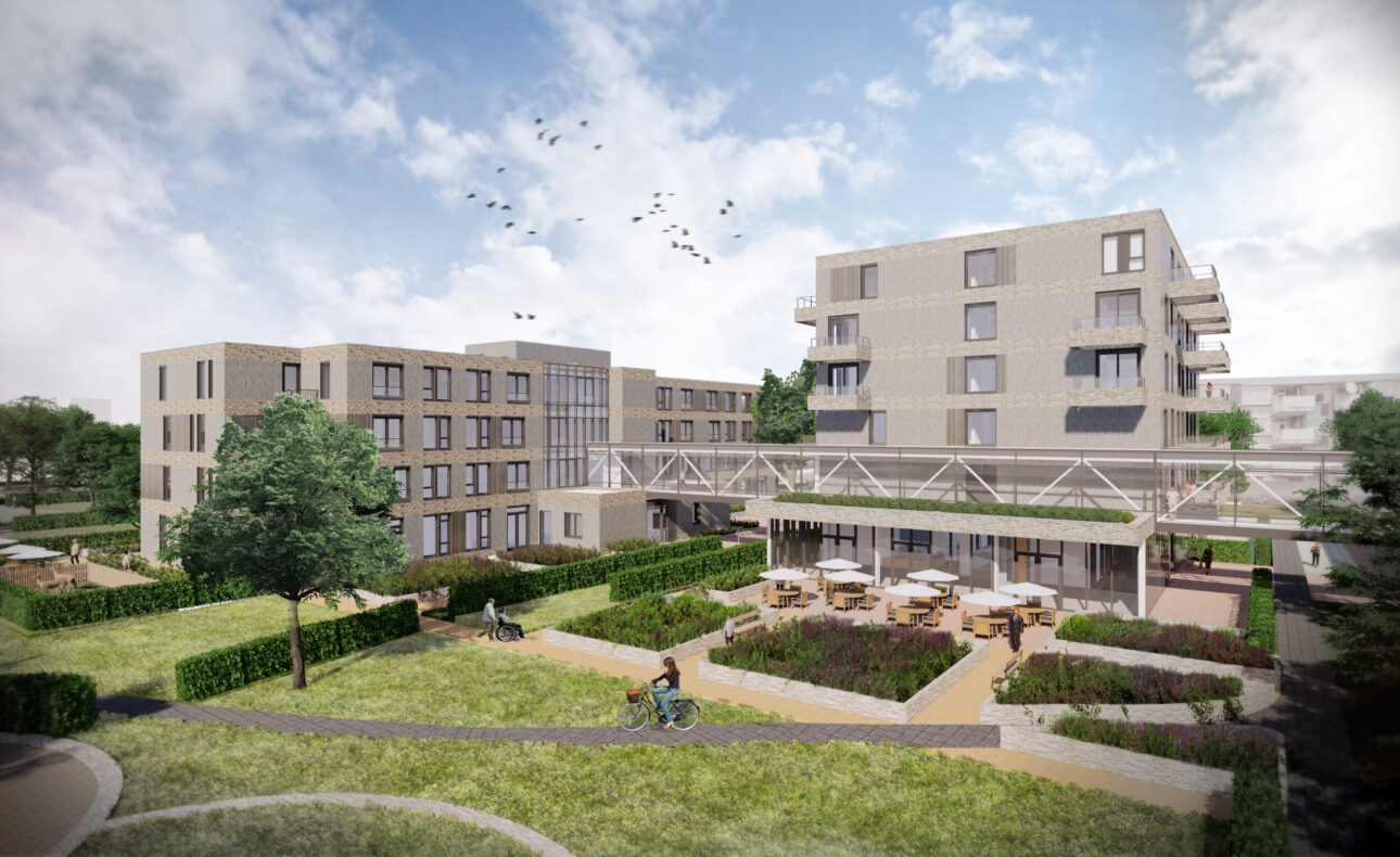 Afbeelding van een modern zorgcentrum met meerdere verdiepingen, omgeven door groene tuinen en wandelpaden onder een blauwe lucht.