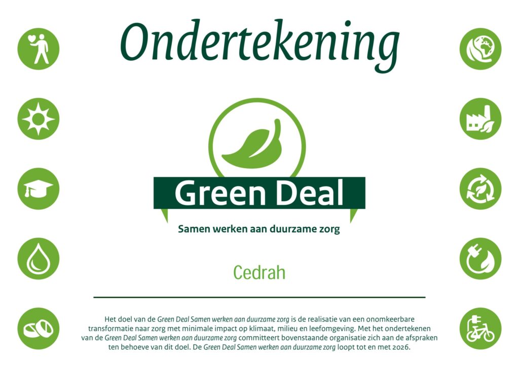 Afbeelding van een oorkonde met de tekst "Ondertekening Green Deal: Samen werken aan duurzame zorg" en groene iconen rondom.