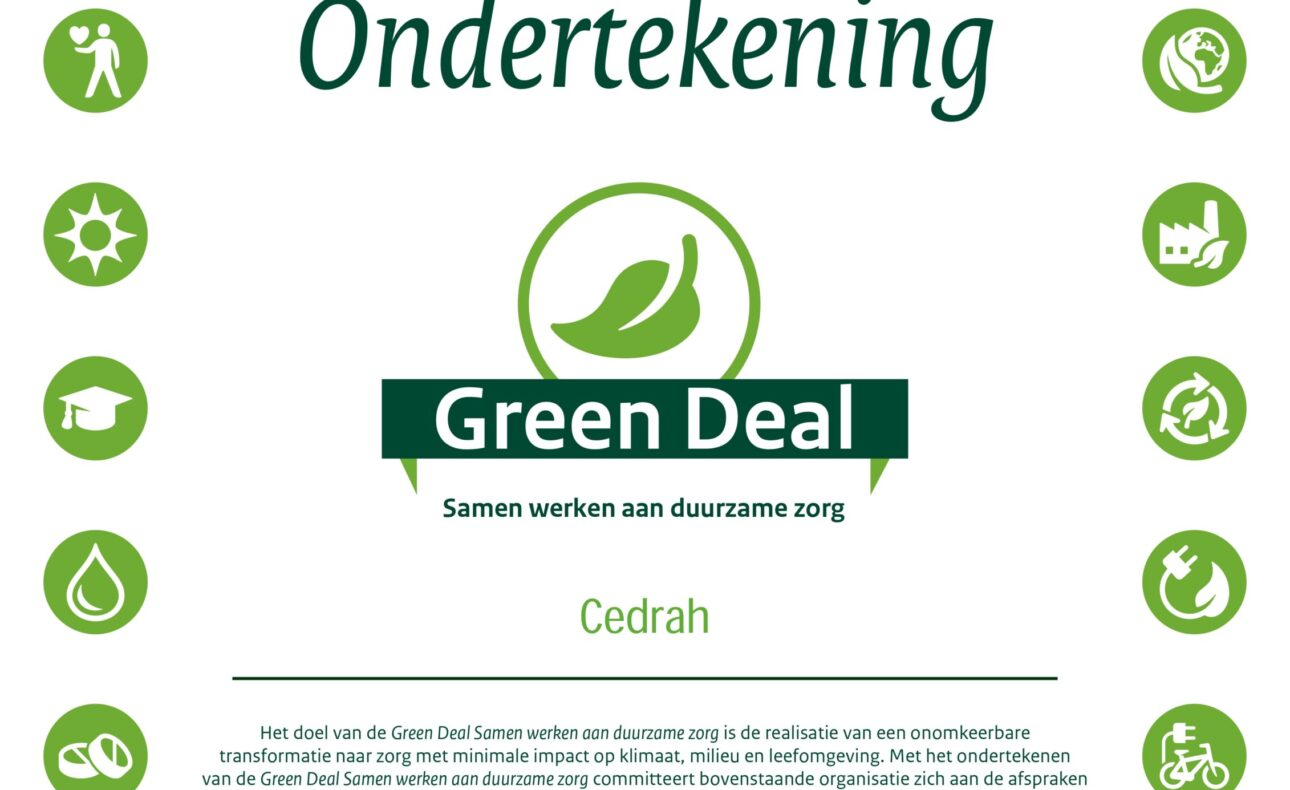 Afbeelding van een oorkonde met de tekst "Ondertekening Green Deal: Samen werken aan duurzame zorg" en groene iconen rondom.