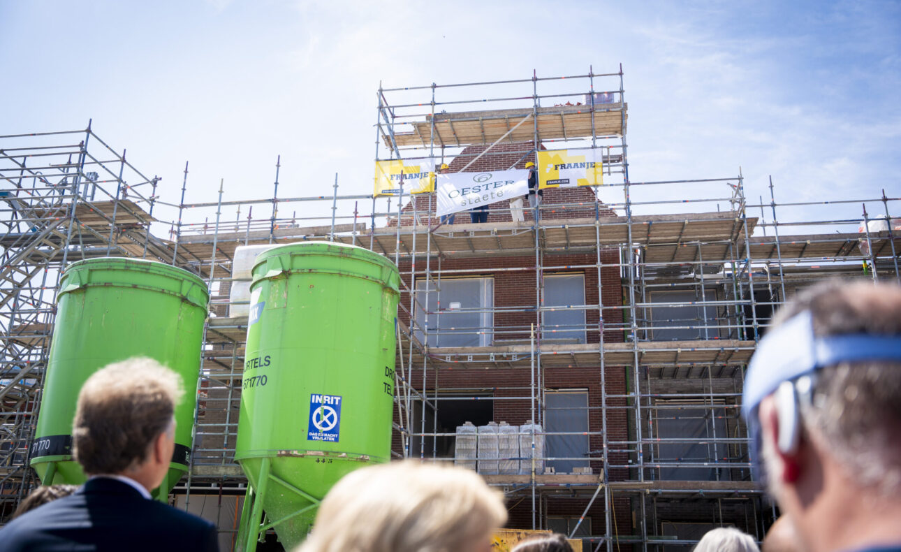 Vlag onthuld op het hoogste punt