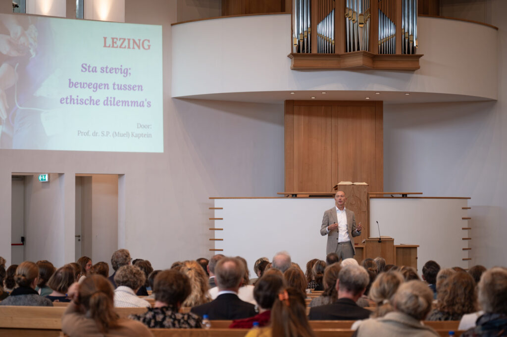 Congres ethische dilemma's in de Bethelkerk in Geldermalsen met spreker Muel Kaptein.
