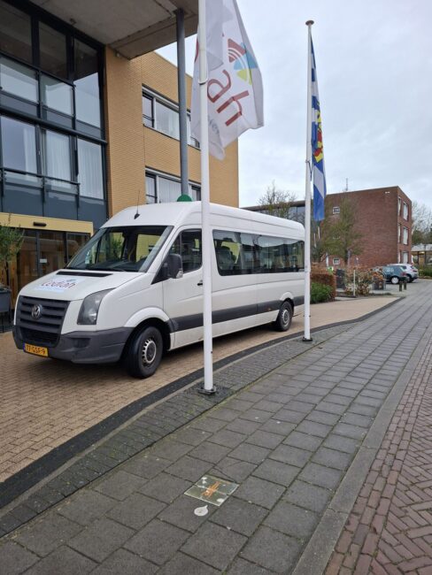 Een Cedrah-bus voor een Cedrah-locatie.