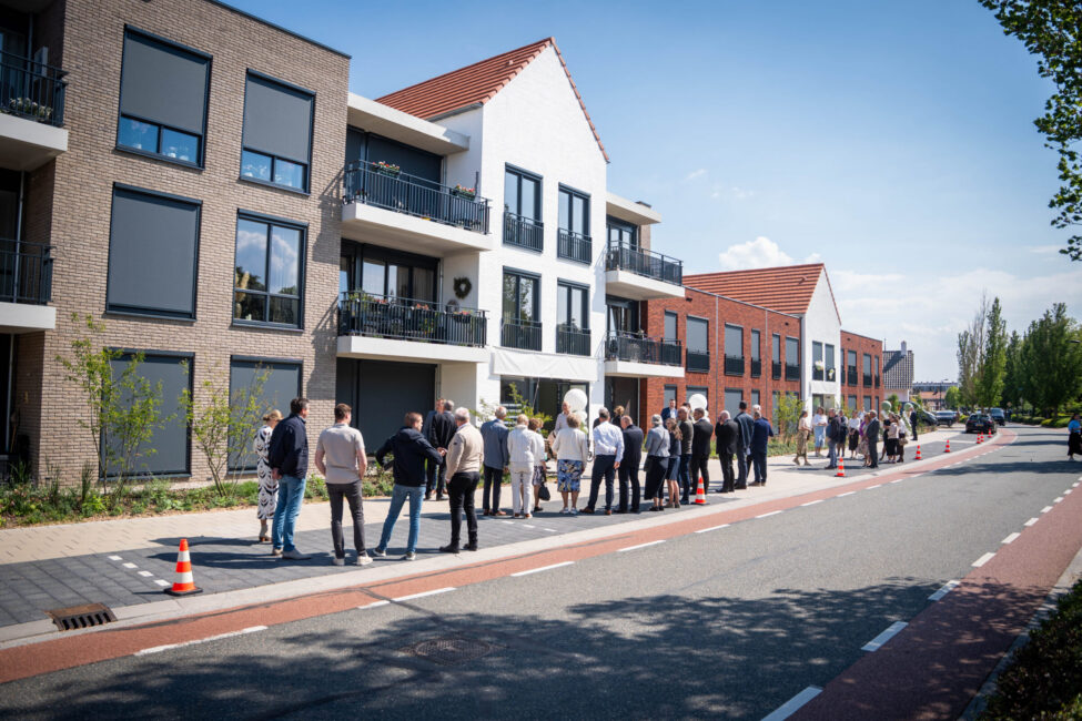 Bezoekers opening Oester Staete