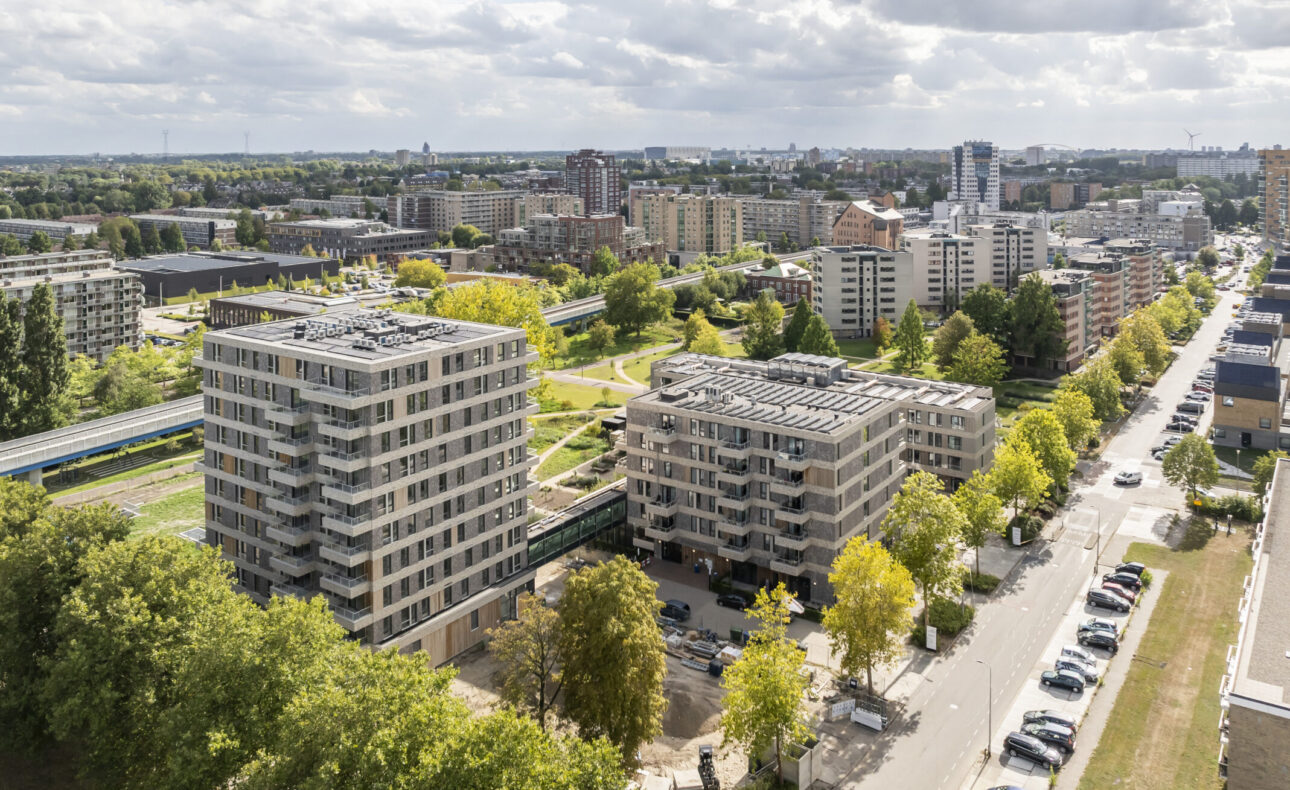 Woonzorgzone Amandelhof met vooraan gebouw Zonnehove