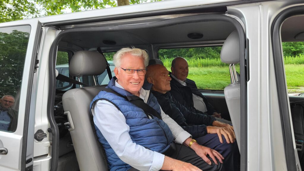 mannen in een busje