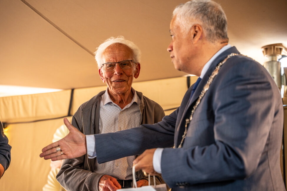Vrijwilligers ontvangen Capels Compliment